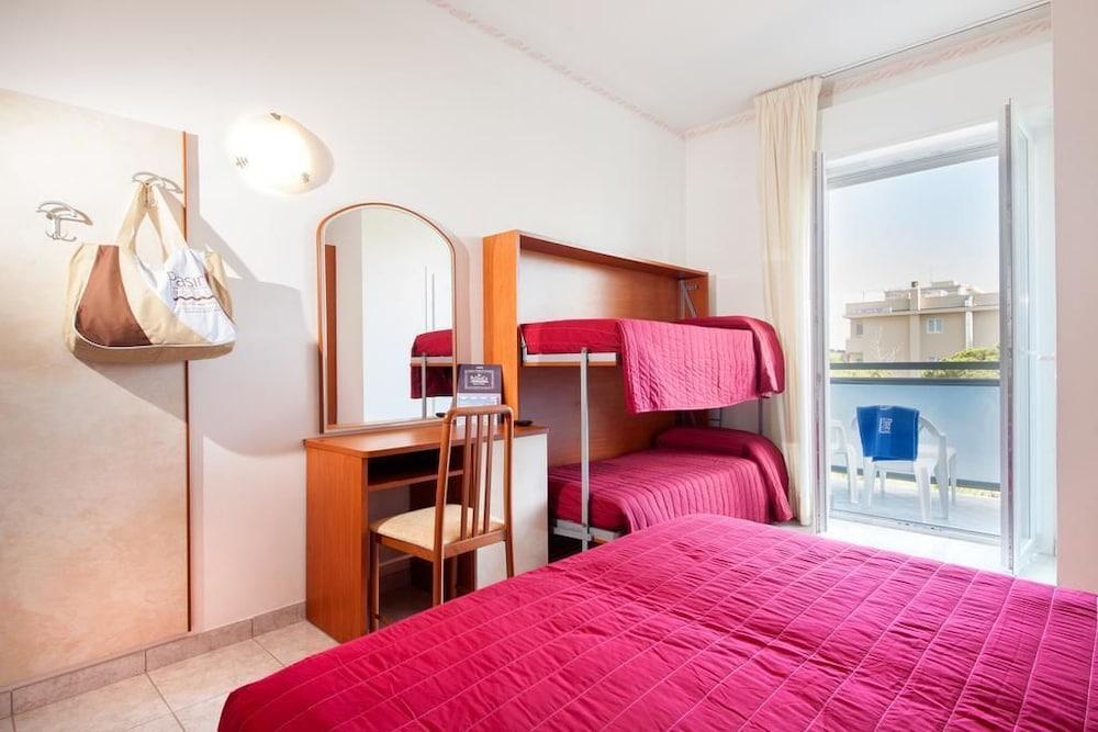 Hotel Stacchini Cesenatico Esterno foto