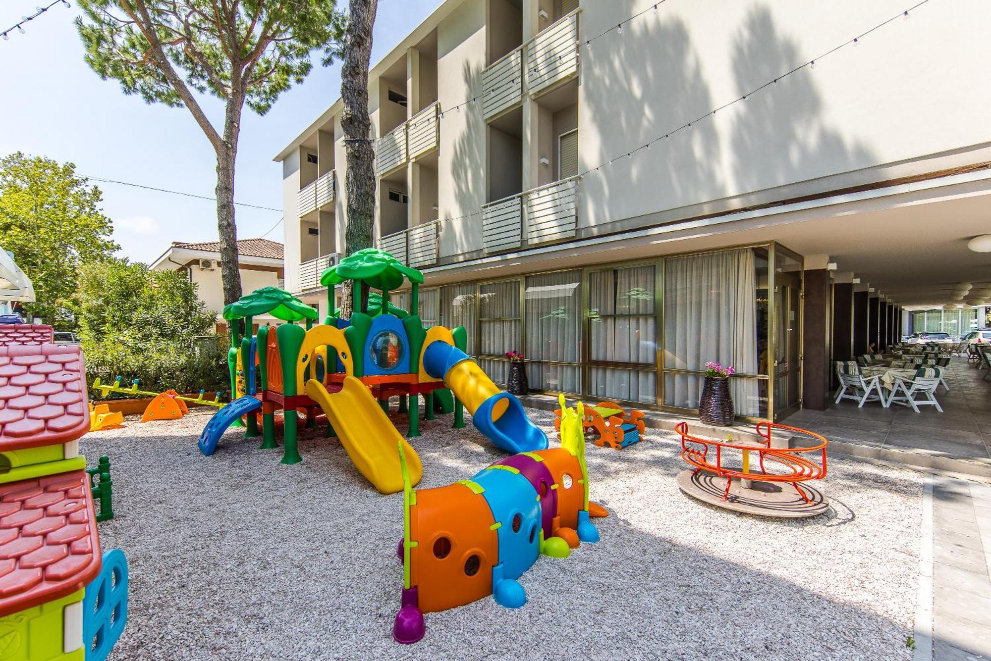 Hotel Stacchini Cesenatico Esterno foto