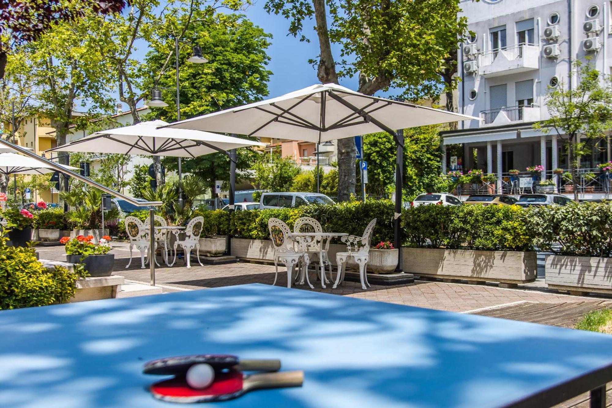 Hotel Stacchini Cesenatico Esterno foto