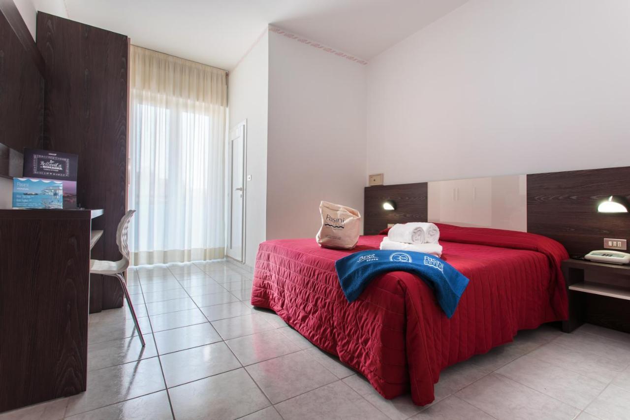 Hotel Stacchini Cesenatico Esterno foto
